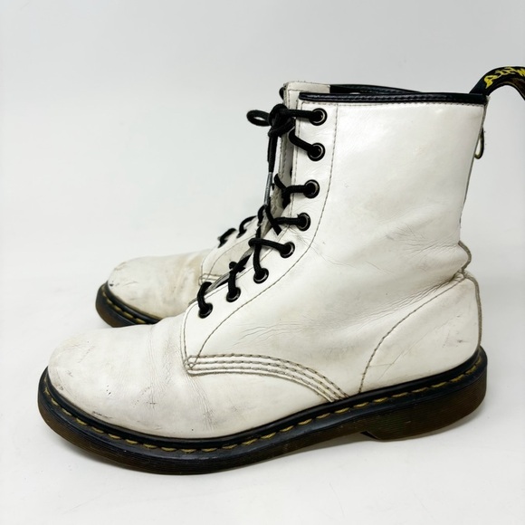 DOC MARTENS Women’s White 1460 Smooth Leather 8-Eye Boots Distressed Size W9 - Picture 8 of 13